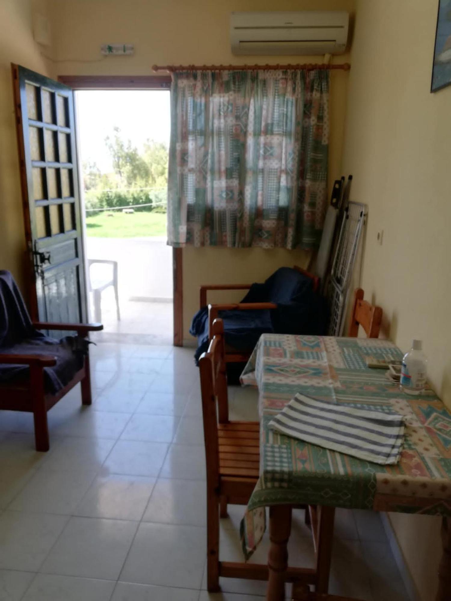 Lakis Apartments أخارافي المظهر الخارجي الصورة