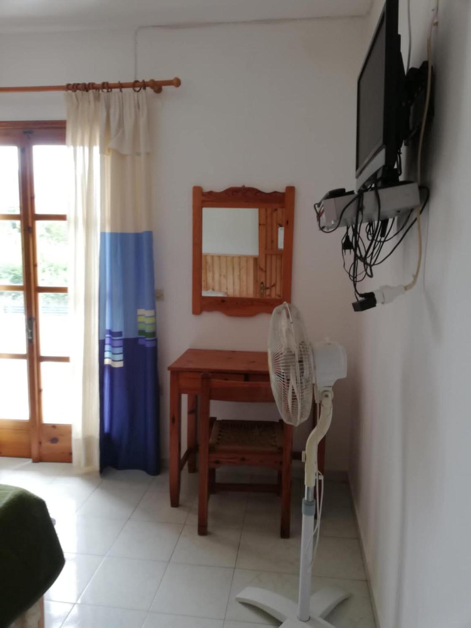 Lakis Apartments أخارافي المظهر الخارجي الصورة